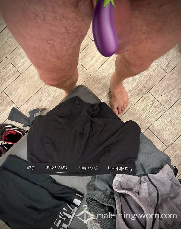 NAKED & MUSCLED FAT HUNG C*ck ON SHOW IN GYM LOCKER ROOM WITH MY FILTH GYM KIT! 💪🏽👮🏻‍♂️🍆 🩳🩲💧👅✅