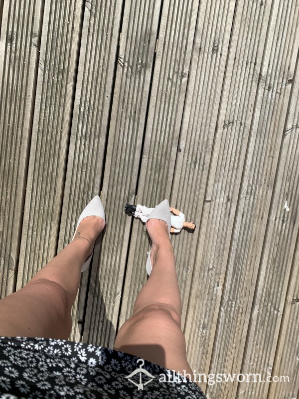 👣 👠 🤏🏻 Naughty Tiny Slave Under My Feet (giantess) 🦶🤏🏻👸