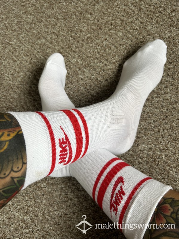 Nike Crew Socks - White / Red