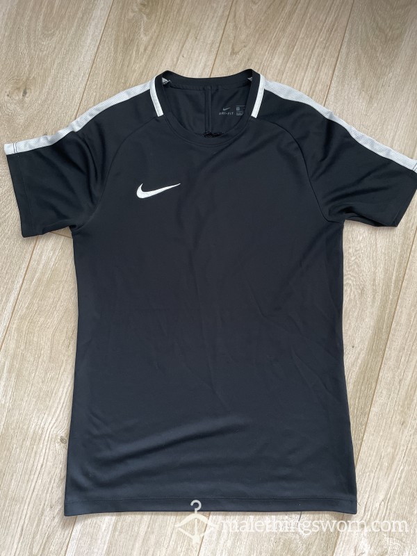 Nike Gym Top