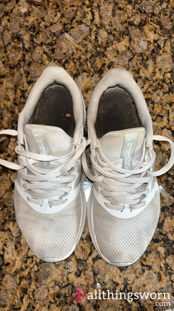 Nike Sock-less Worn Sneakers