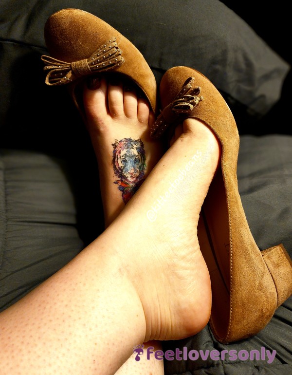 Nude Flat Shoes That Are Just A Tad Too Big On My Pet*te Feet...