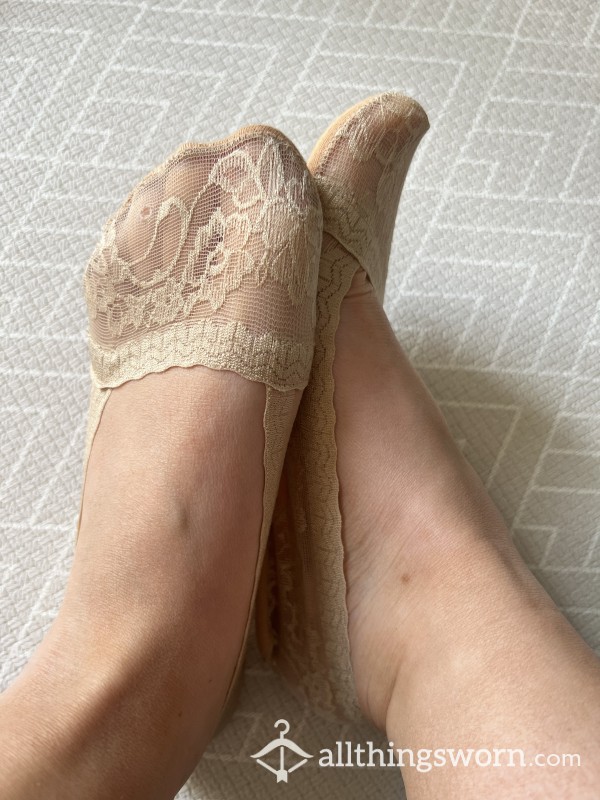 Nude Lace Pop Socks