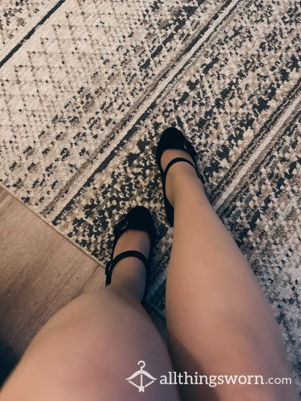 Nude Nylons 🖤