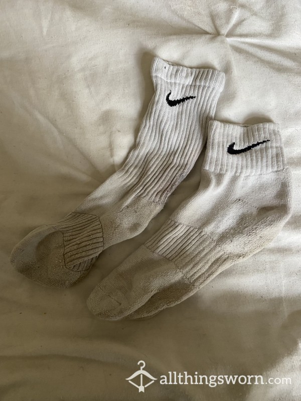 ODD SMELLY NIKE SOCKS