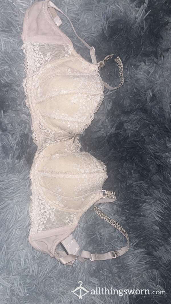 Old Bra 36C With Leopard Straps Balcony Bra Very Cute Loved How My B**bs Look In This Bra But It’s Too Small Now So They Need A New Home