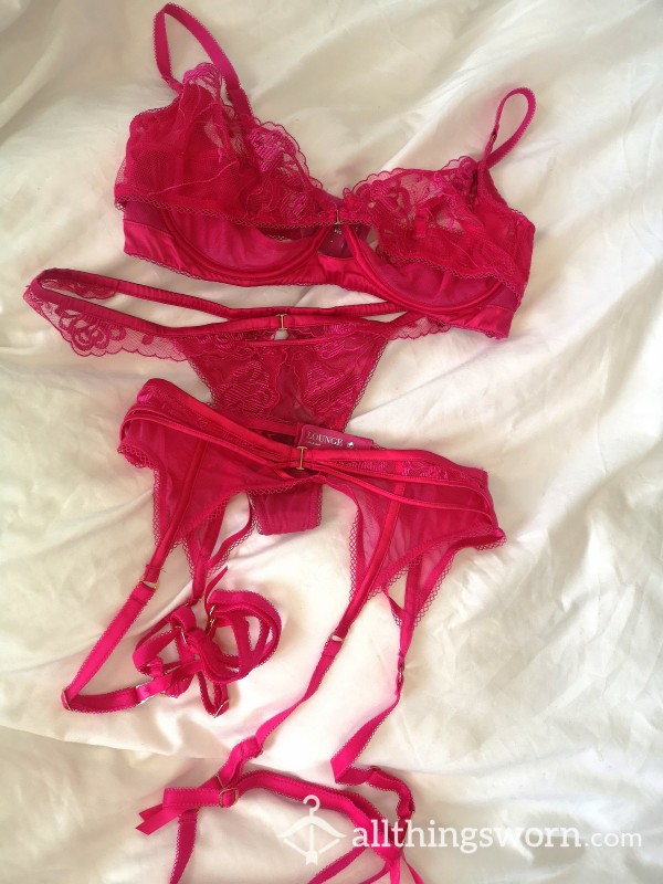 Pet*te 3 Piece Lingerie 30G 🍉