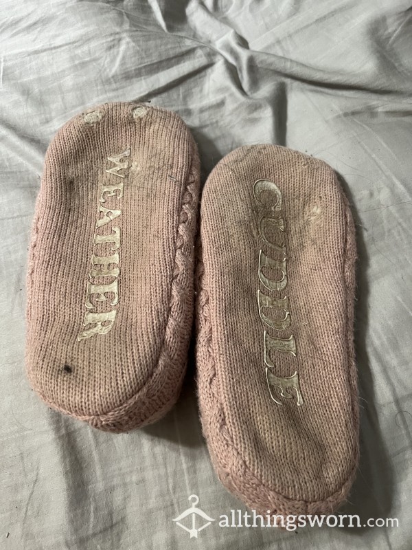 Pink Dirty House Slippers 💕| 2 Years Old| Toe Print😋| Size 9| Big Feet With Big A**