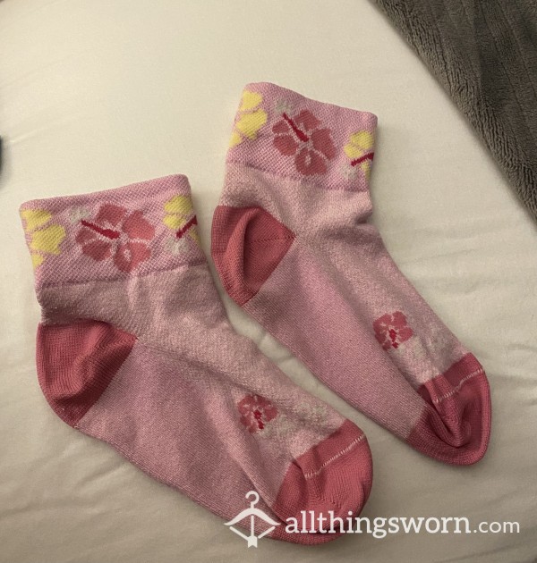 Pink Flor*l Ankle Socks