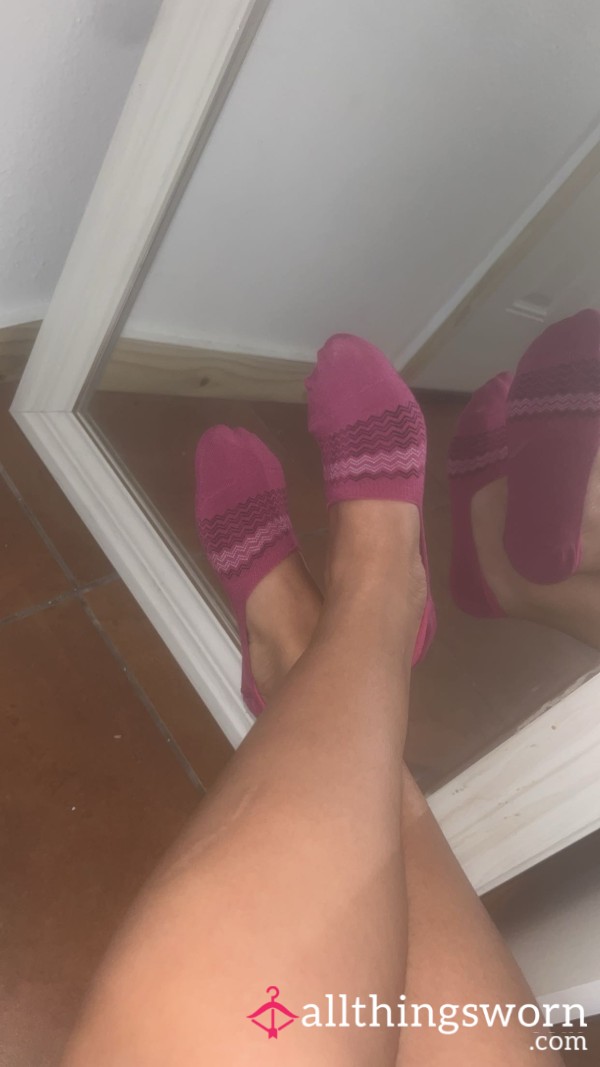 Pink No Show Smelly Socks