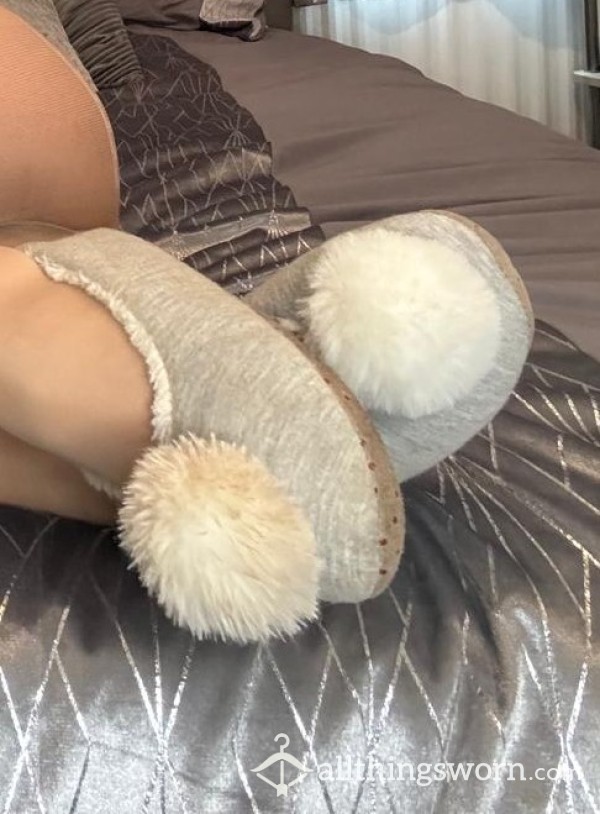 Pom Pom Slippers