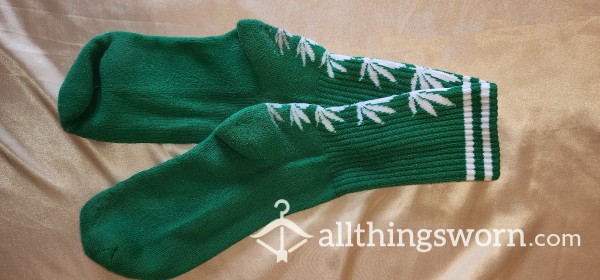 Pozee's Pot Socks In Ganja Green