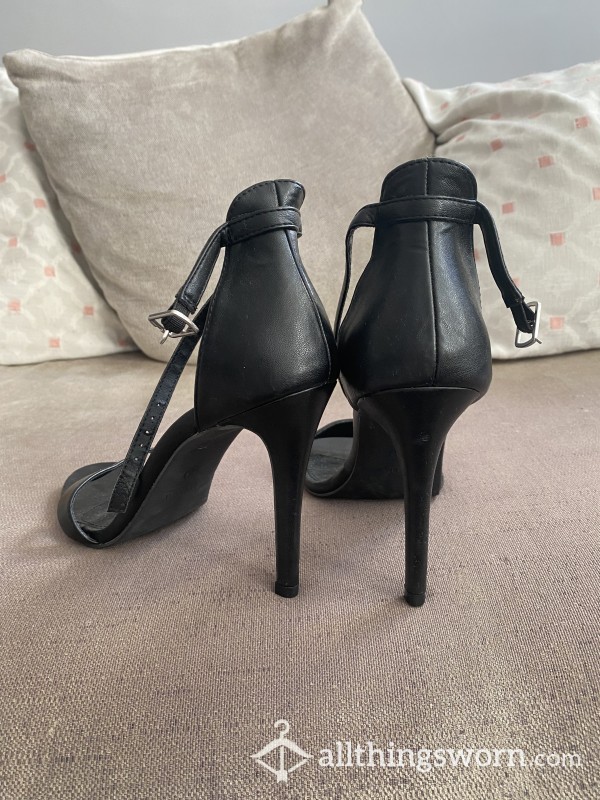 Ready To Wear Black Stiletto Heels Size 7uk