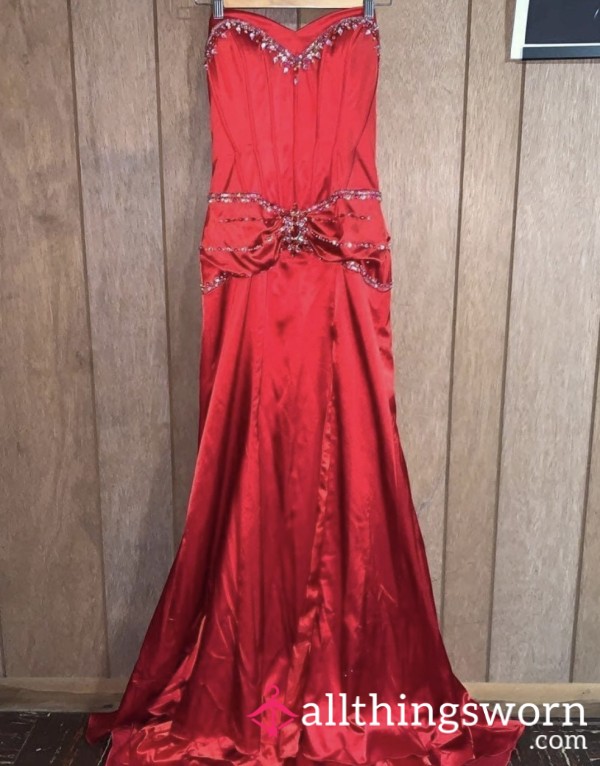 Red Elegant Ball Gown 💋