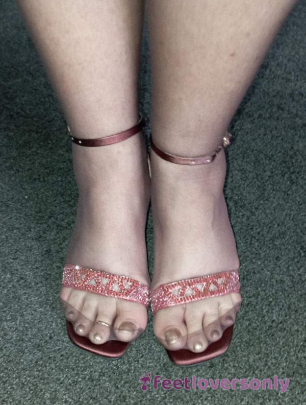 Red & Gold Strappy Sandals & Charcoal Tights