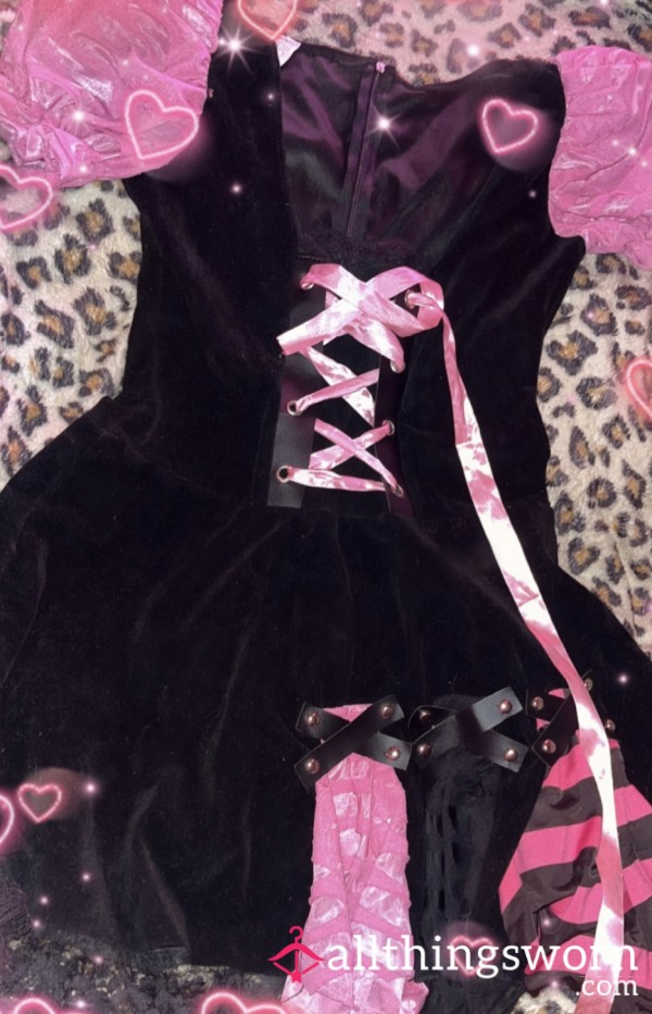 (S-M) Pink And Black Gothic Milkmaid Dress 🎀💕