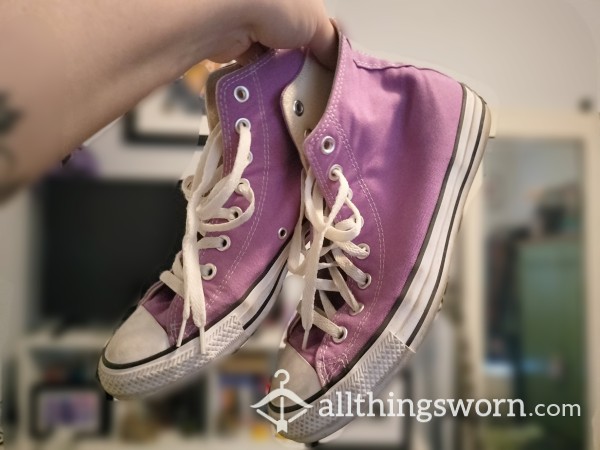 !!SALE!! Hightop Purple Converse Gym Shoes Size 7