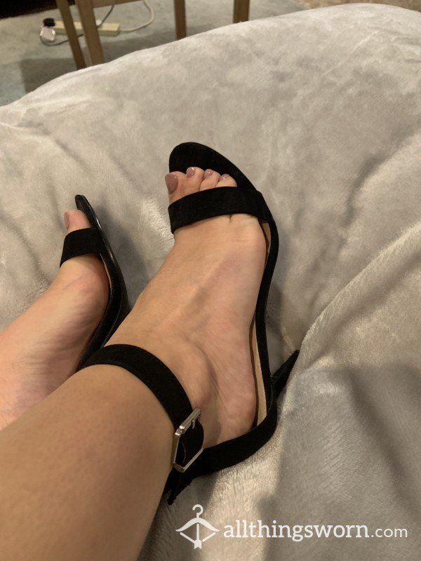 S**y Black Heels 😏