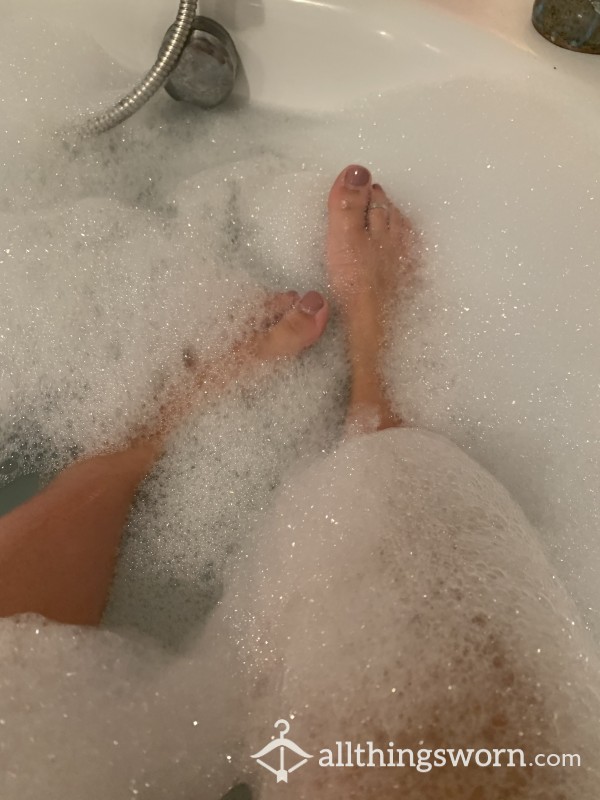 S**y Bubble Bath Foot Pics