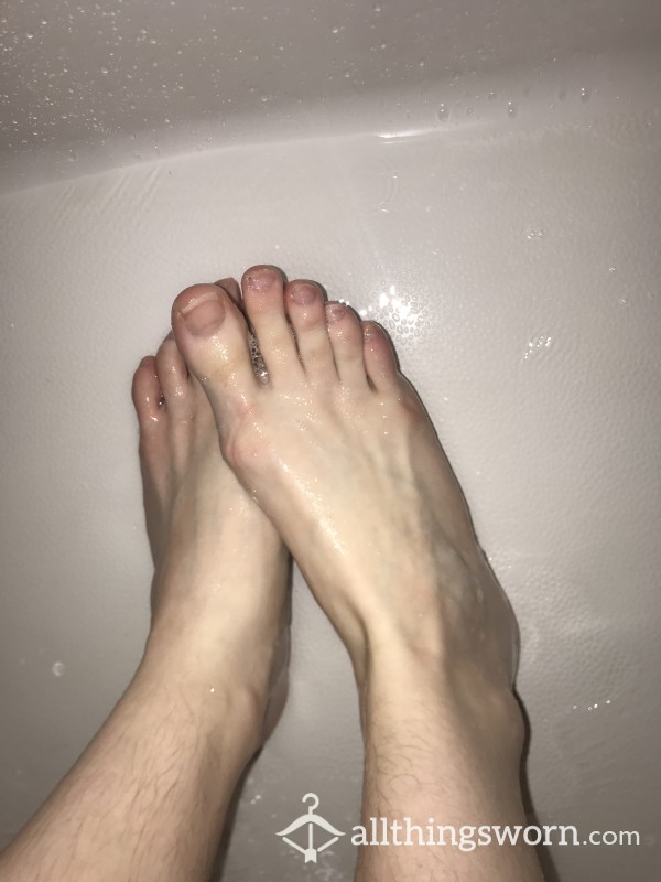 S**y Feet In The Bath And More😉