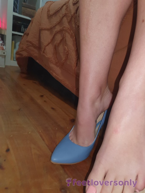 S**y Little Feet Taking Off Heels