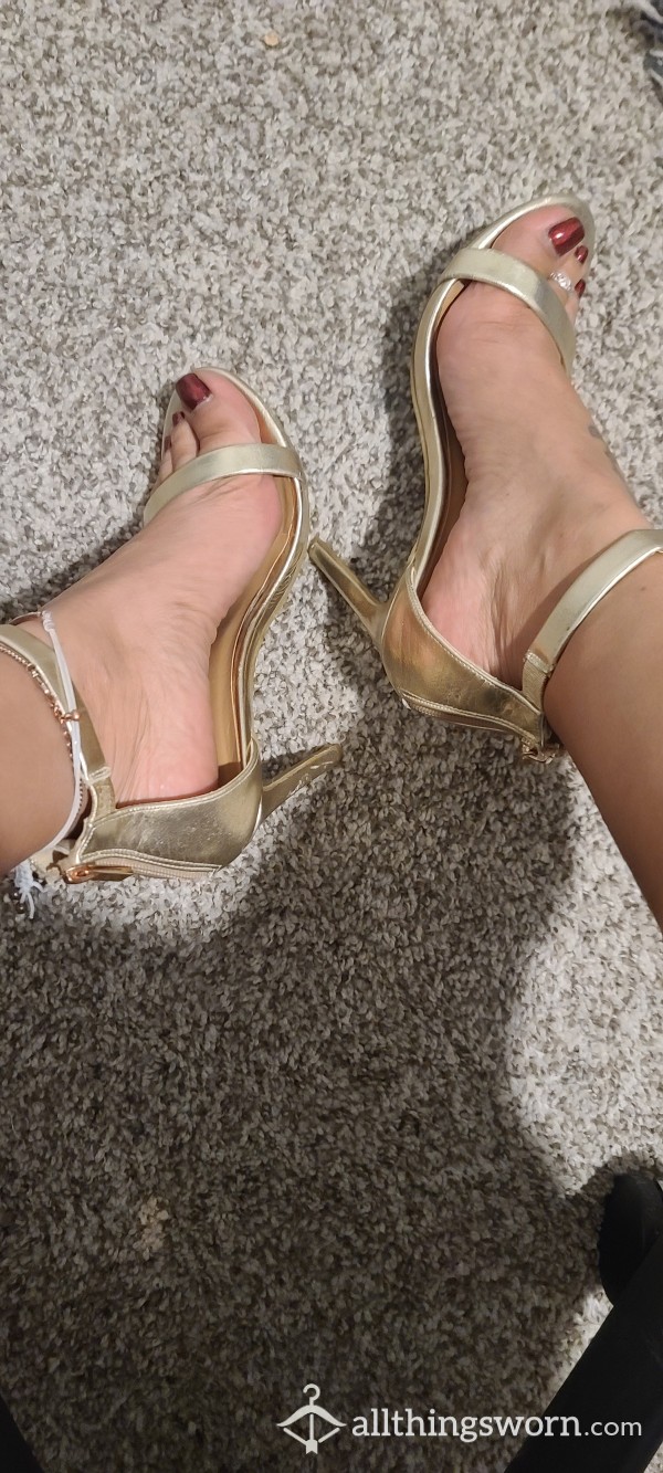 S**y Strappy Gold Stilettos