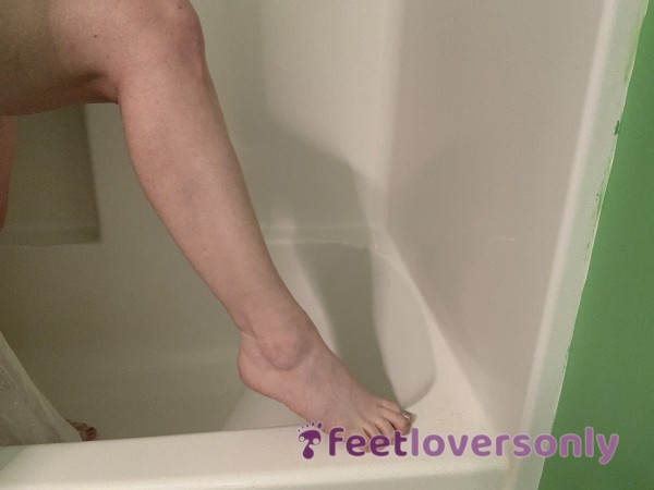 Shaving My Legs For You