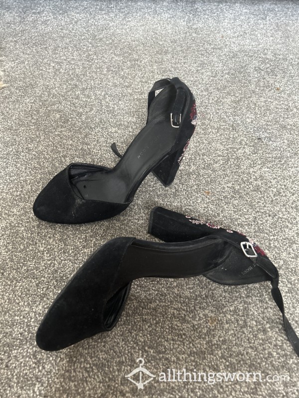 SIZE 5 Black Well Worn Heels