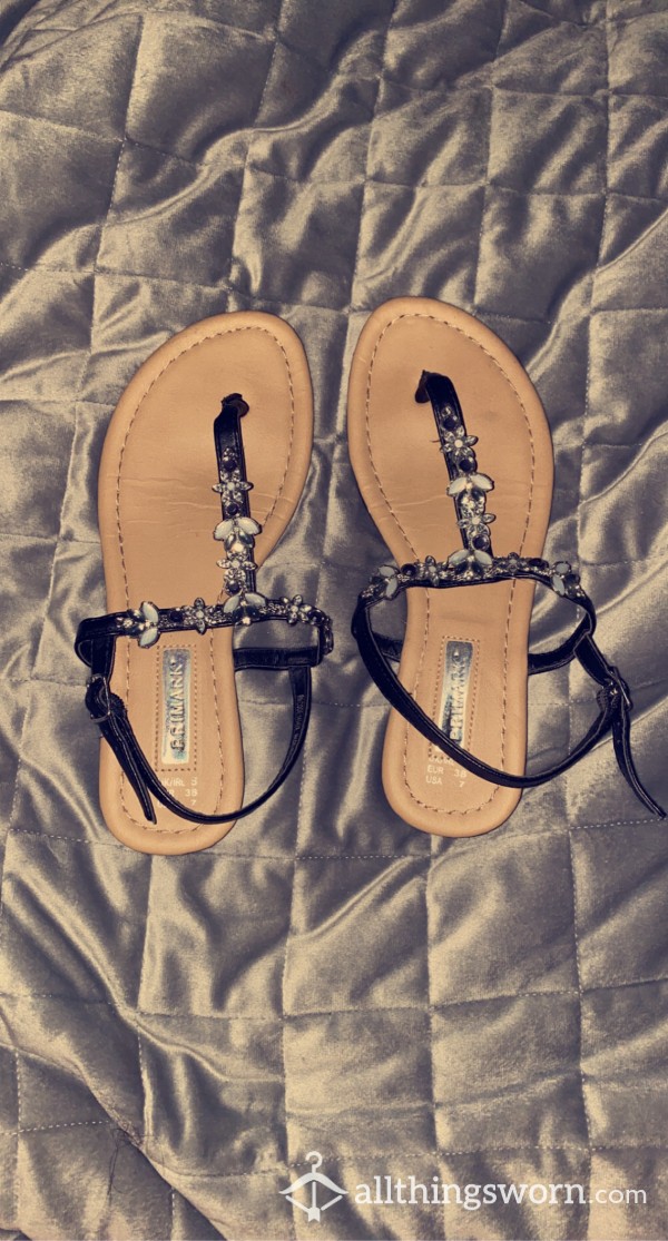 Size 5 Worn Sandals