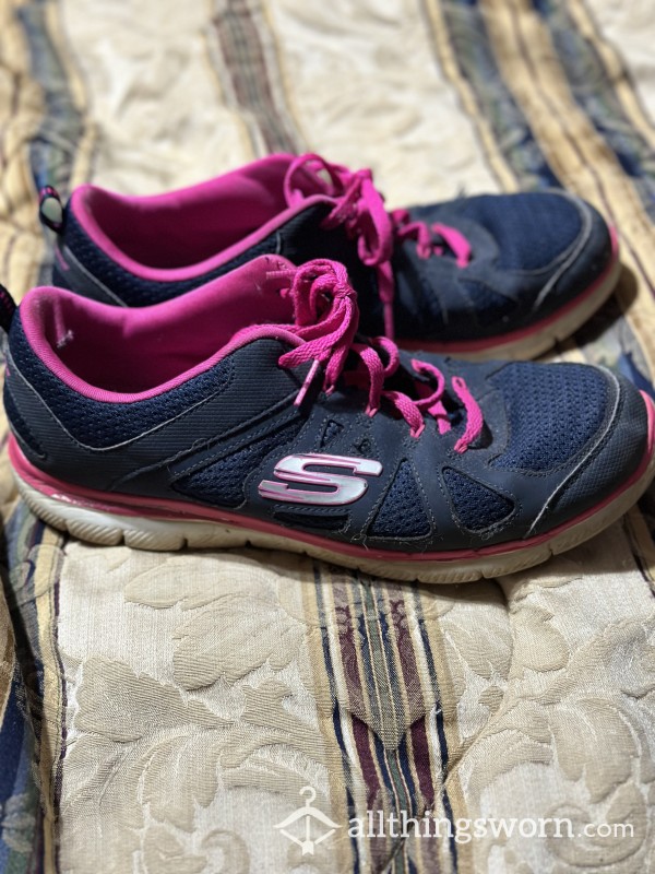 Sketchers Shoes