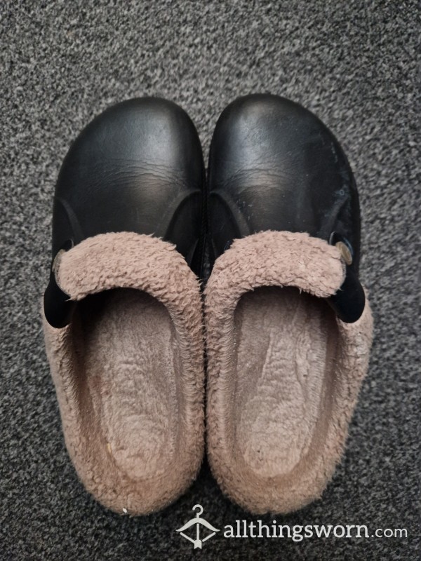 Smelly Fur Lined Sponge Slippers