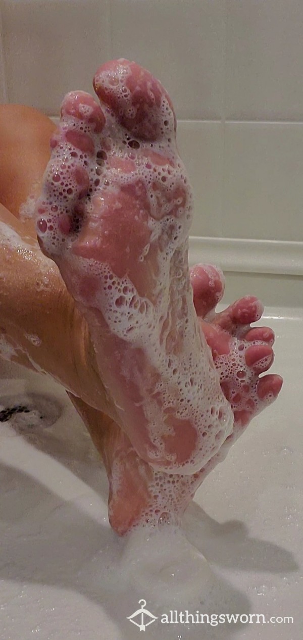 5 Min Video: Soapy, S**y Feet!