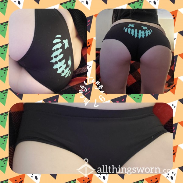 😈Sp**ky Bikini Panties😈