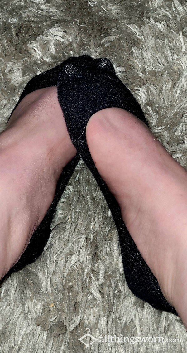 Sweaty, Stinky Feet 🤤