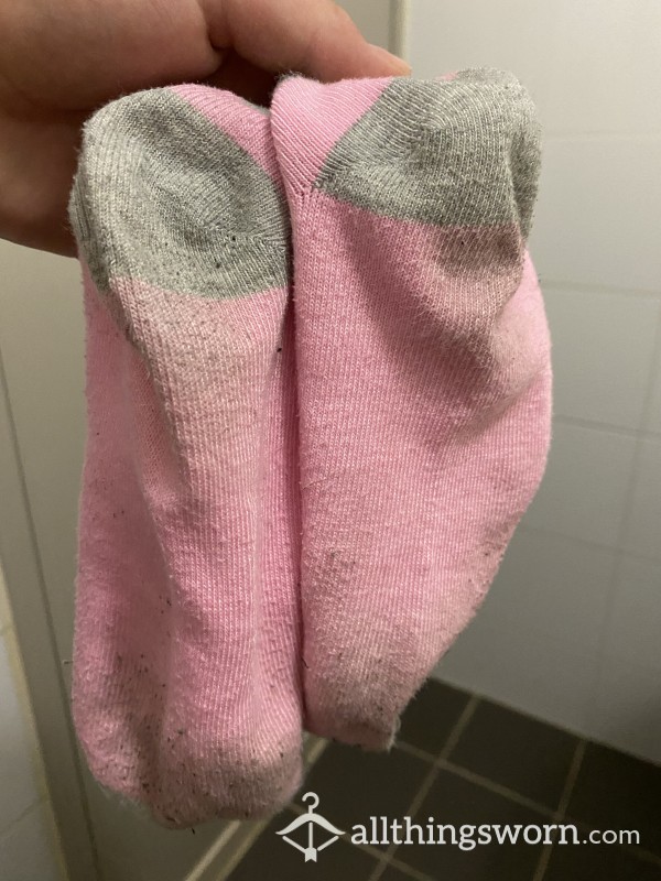 VICTORIA: SWEATY WORKOUT SOCKS