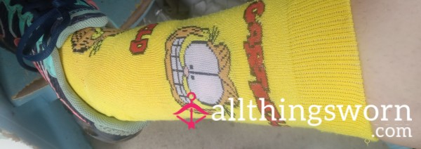 Tall Yellow Garfield Character Socks.  Men's Crew.  2 Days Included In Price Of $15.