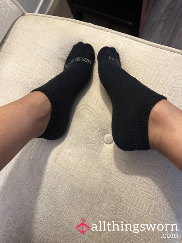 Thin Black Sweaty Footsie Ankle Socks