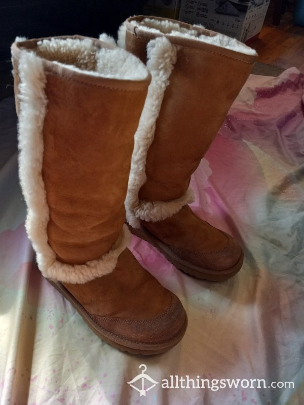 UGGS - Knee High With Fur Seems