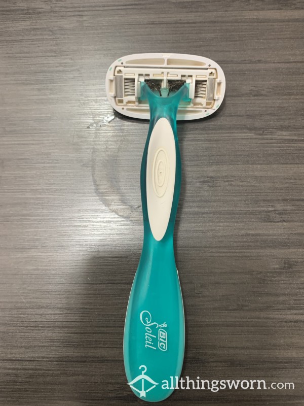 Used Razor