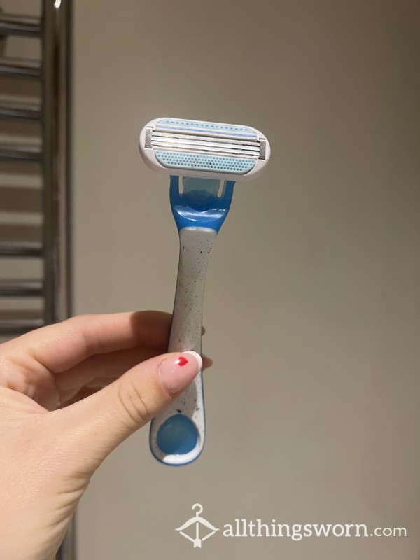 Used Razor