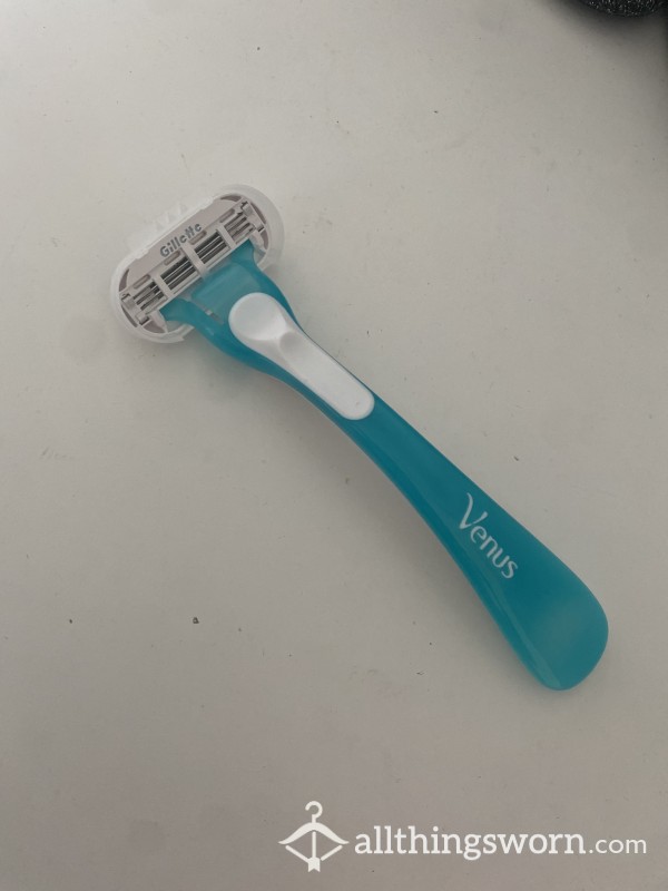 Used Razor