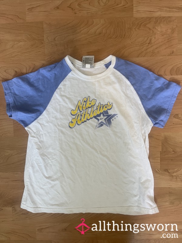 VERY OLD NIKE TSHIRT