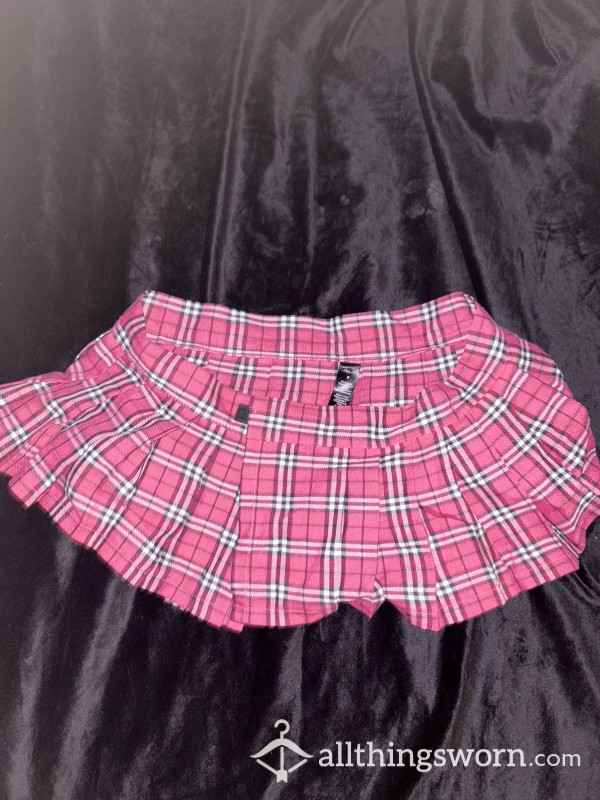 Very Short Pink Checkered Skirt! Stripper/fet**h/sissy Friendly . Rips Apart And Shows Bottom Off A** Cheeks