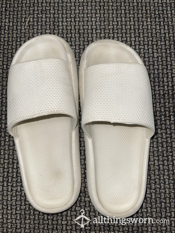 Very Worn White Everyday White Slides 🛝 🩴