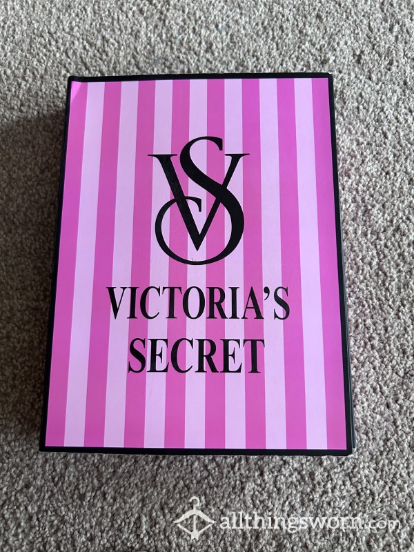 Victoria’s Secret 7 Days Of Panties Set