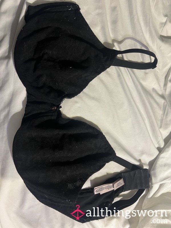 Victoria’s Secret Bra Holds My Juicy 40DDD T*tties On The Daily.