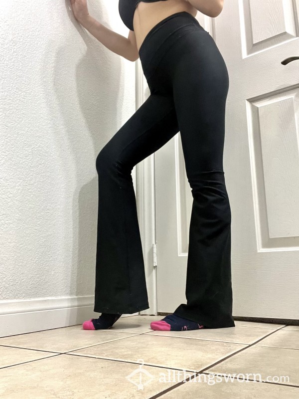 Victoria’sSecret Flare Leggings