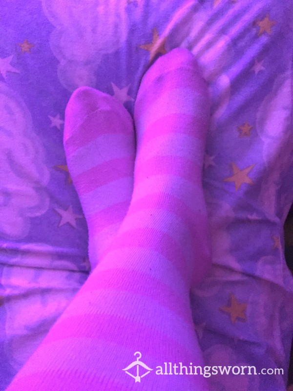 Custom Femboy Feet Photos! 💖🦶🏻