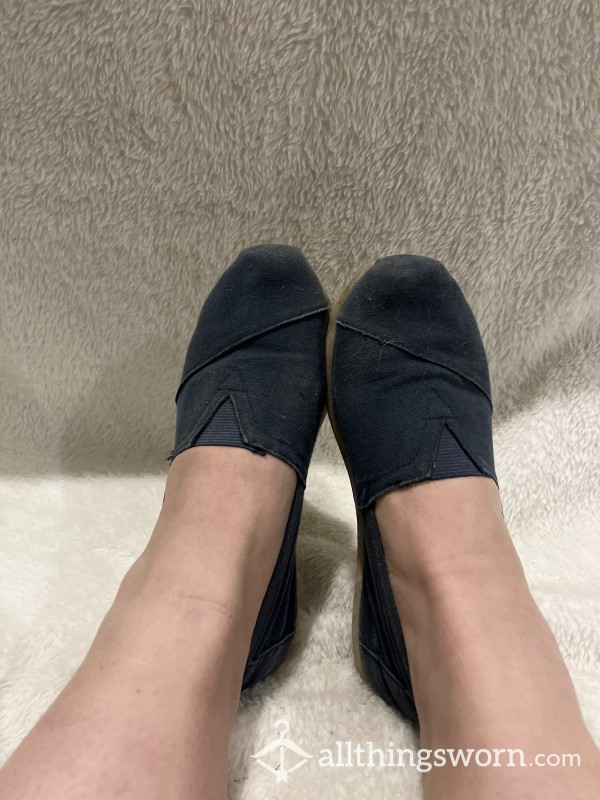 Well Loved Toms Very Well Worn In By Pet*te Feet, Just For You 💙