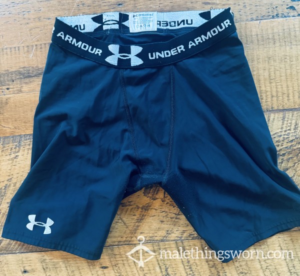 Well-Used Younger Bottom Under Armor Compression Shorts (M)